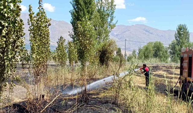 Örtü yangını büyümeden söndürüldü