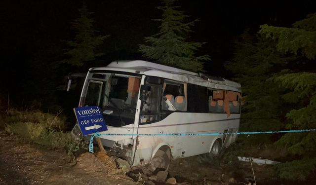 Eskişehir'de polisleri taşıyan midibüs şarampole uçtu! 15 yaralı!