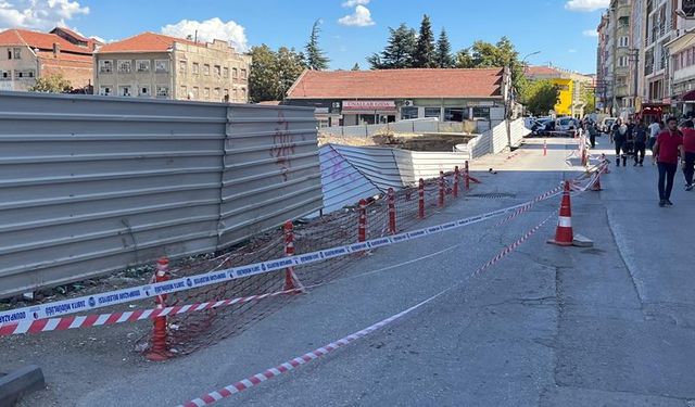 Eskişehir'deki yıkım sahasında göçük meydana geldi