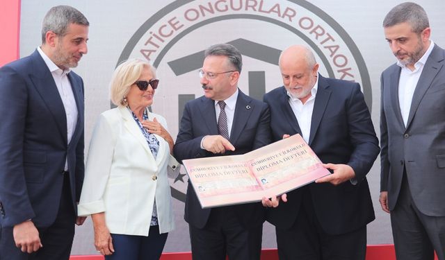 Vali Aksoy, Hacı Hatice Ongurlar Ortaokulu'nun açılış programına katıldı