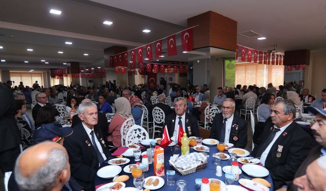 Valilik Gaziler Günü'nde yemek programı düzenledi!