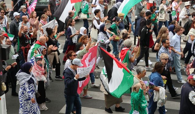 Fransa’da binlerce kişiden hükümet karşıtı gösteri