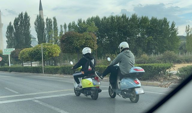 Eskişehir'de motosiklet sürücüleri trafiği tehlikeye attı!