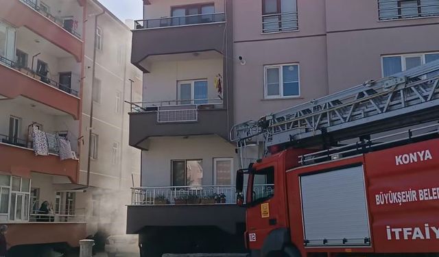 4 katlı apartmanın bodrumunda yangın paniği