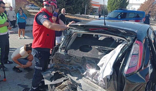 3 araç trafik kazası yaptı; 4 yaralı