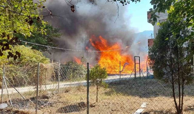 Bursa’da baraka yangını korkuttu