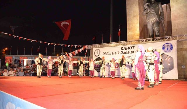 Didim’de halk dansları festivali