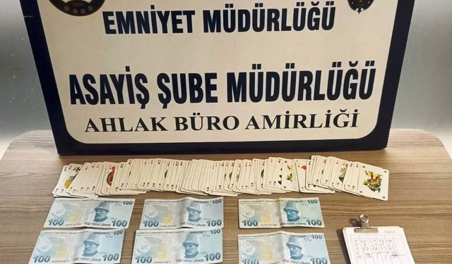 Kütahya’da kumar oynayan 4 kişiye 25 bin 700 TL para cezası