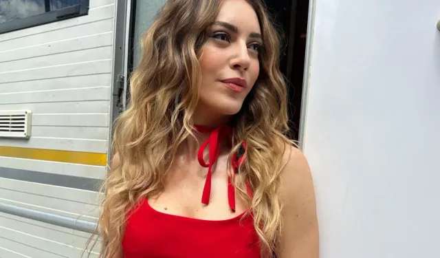 Sinem Kobal setten paylaşım yaptı