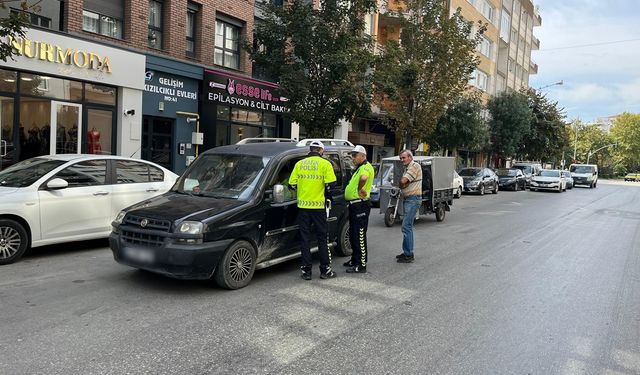 Eskişehir'in yoğun bölgesinde trafik kontrolü!