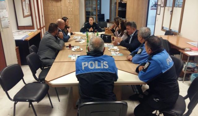 Polis-muhtar buluşması