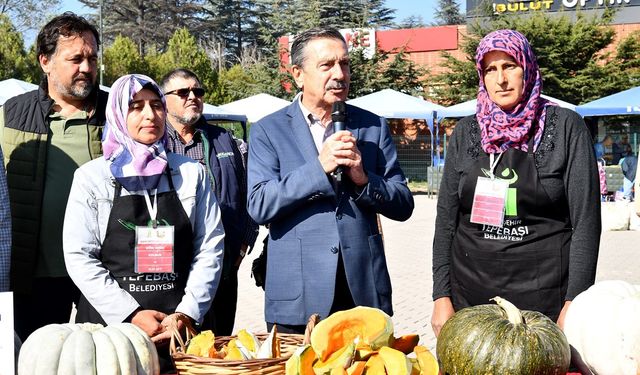 Başkan Ataç kadın üreticilerin gününü kutladı