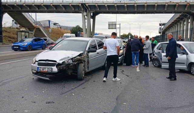 4 araç zincirleme kazaya karıştı: 1 yaralı