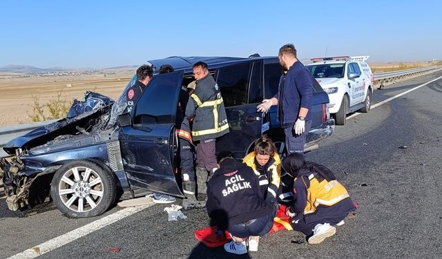 Cip ile kamyonet çarpıştı: 3 yaralı