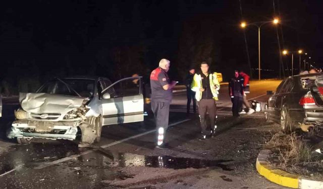 Erzincan’da trafik kazası: 2 yaralı