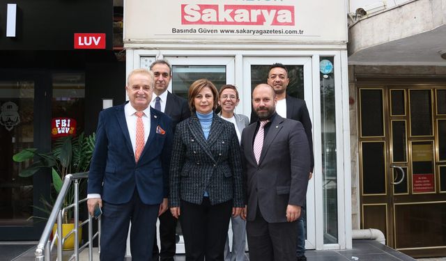 Başkan Ünlüce'den Sakarya Gazetesi'ne ziyaret