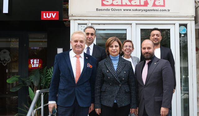 Başkan Ünlüce'den Sakarya Gazetesi'ne ziyaret