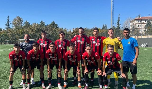 Eskişehirspor U19 zirveyi bırakmak istemiyor!