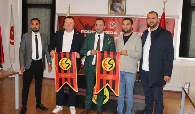 Eskişehirspor'dan bayrak seferberliği