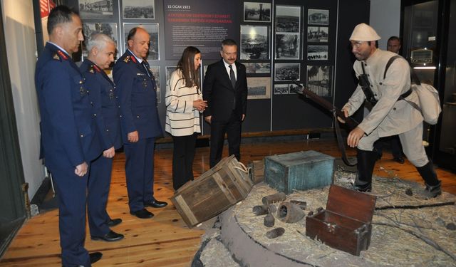 Vali Aksoy, Atatürk’ün kaldığı konağı ziyaret etti!