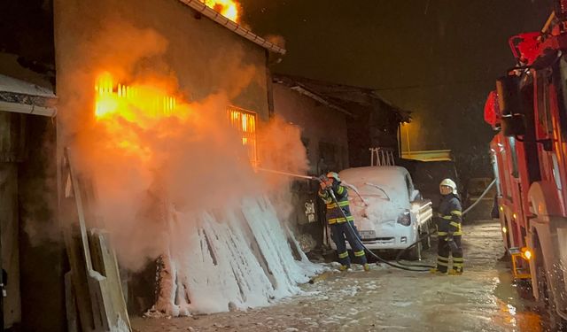 Eskişehir'de korkutan yangın: 1 buçuk saat sürdü!