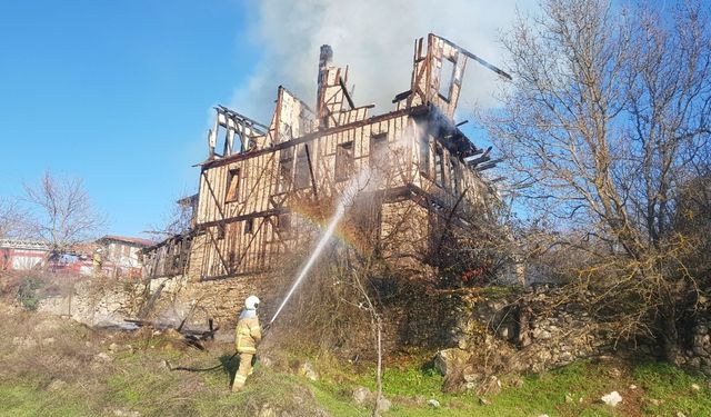 350 yıllık konaktan geriye harabesi kaldı