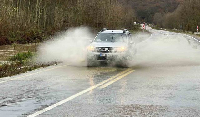 Sinop’ta dereler taştı