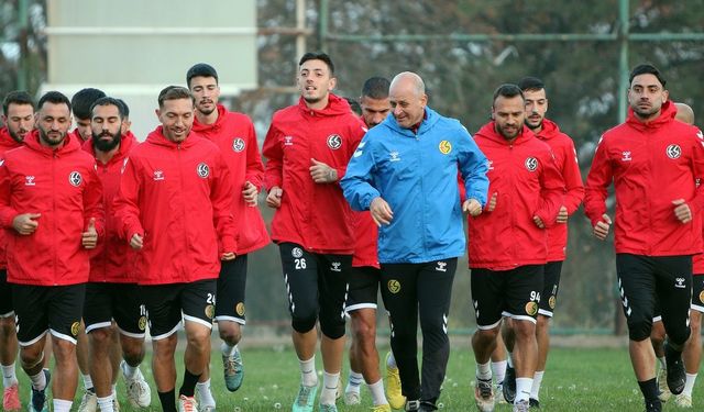 Eskişehirspor derbi maçına hazırlanıyor!