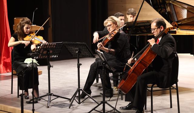 Müzik grubu OPA QUADRO’dan etkileyici performans