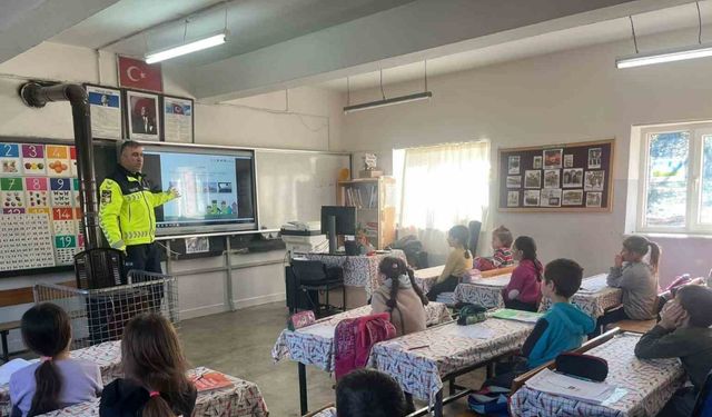 62 öğrenciye trafik eğitimi verildi