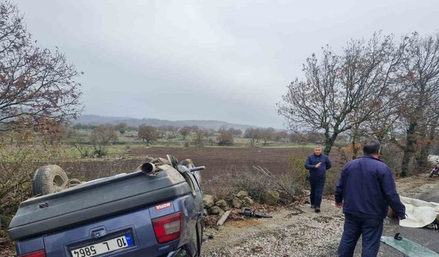 Trafik kazasında araç ters döndü: 1 ölü, 2 yaralı