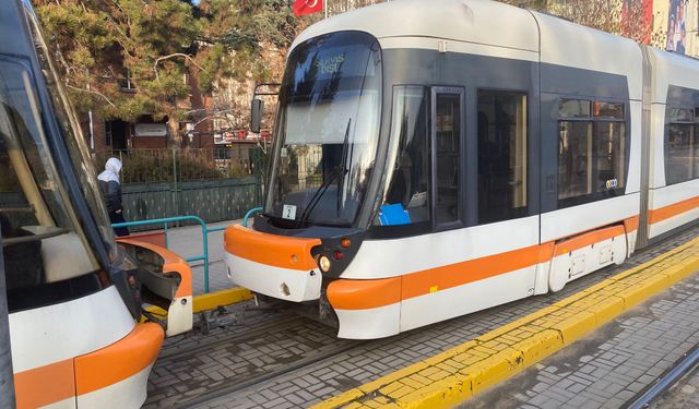 Eskişehir'de o hatlarda tramvay seferleri aksadı!