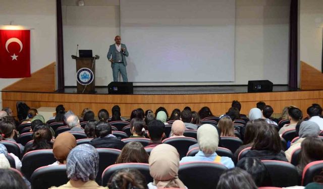 ESOGÜ’de "Yükseköğretimde Üretken Yapay Zekâ" semineri düzenlendi