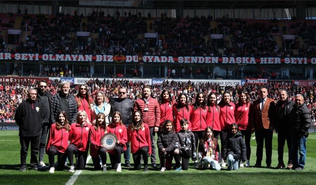 Odunpazarı Kadın Hentbol Takımı Süper Lig’de