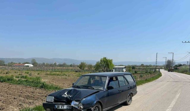 Otomobil tarlaya uçtu: 1 yaralı