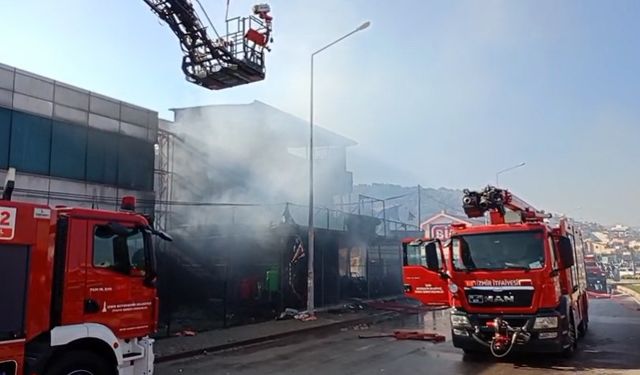 Tarım marketinde çıkan yangın paniğe neden oldu