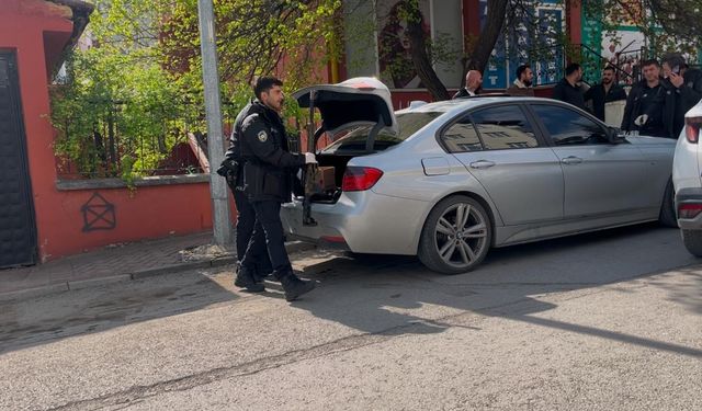 Eskişehir'de polisten kaçan araç sonunda yakalandı!