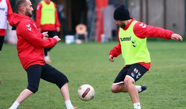 Kırmızı Şimşekler topbaşı yapıyor...