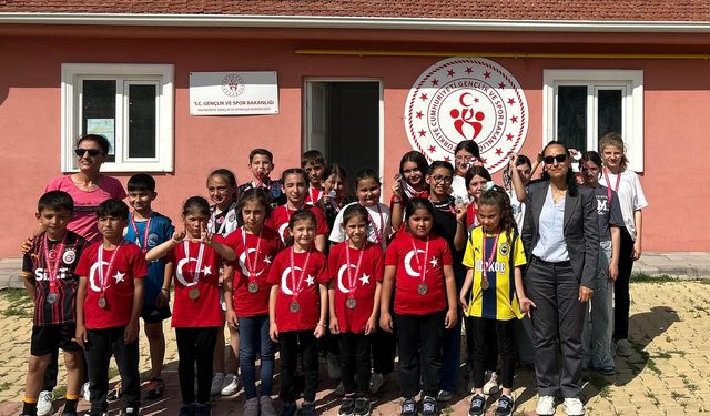 Mahmudiye'de renkli kapanış