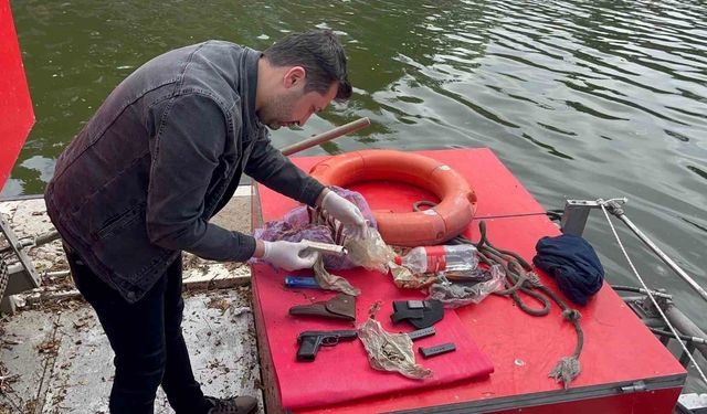 Eskişehir'de Porsuk Çayı'nda cephanelik çıktı!