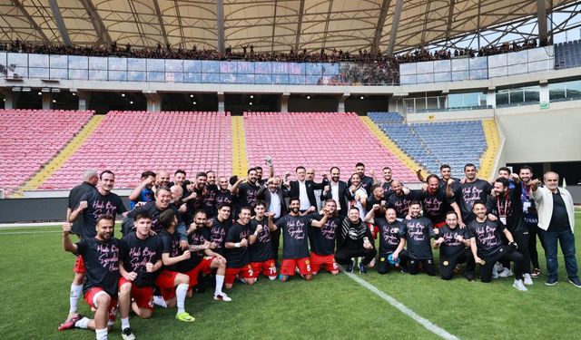Eskişehirspor şampiyon: Efsane geri döndü!