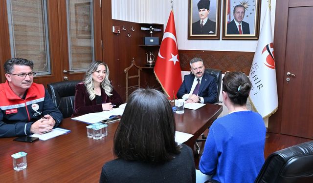 Vali Aksoy vatandaşı dinledi