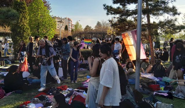 Gençler Eskişehir'deki bu pazarı çok sevdi