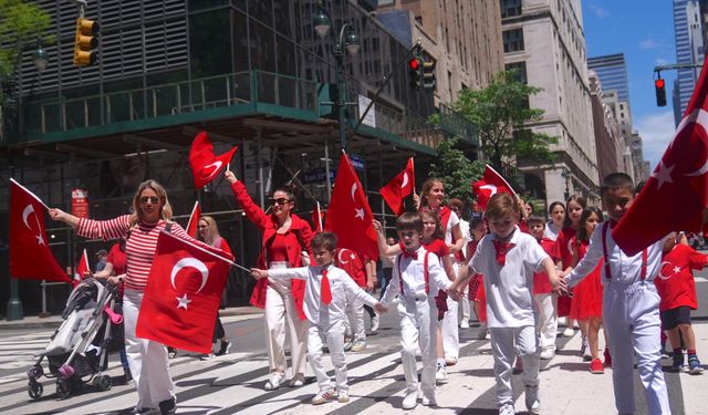 New York’ta 42. Geleneksel Türk Günü Yürüyüşü coşkusu
