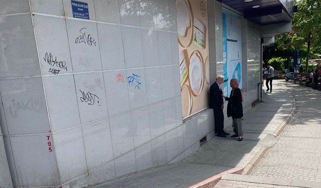 Şehir Merkezinde çirkin tezgah!