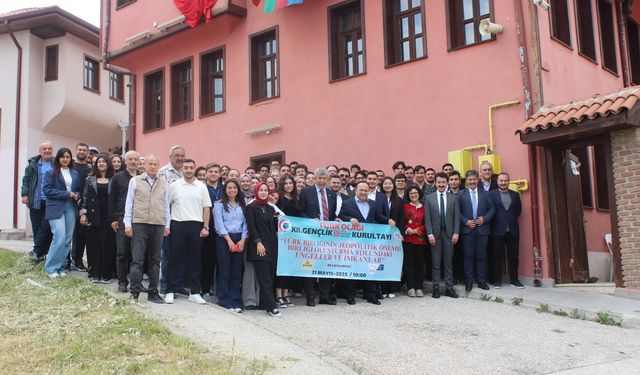 Gençlik Kurultayı yoğun ilgiyle başladı