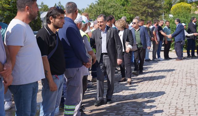 Başkanlar personelle bayramlaştı