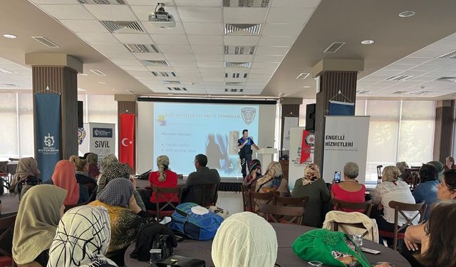 60 yaş üstü vatandaşlara dolandırıcılığa karşı eğitim