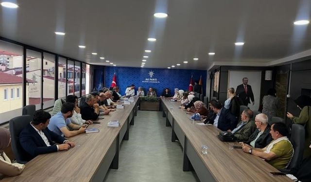 AK Parti’de yerel yönetim değerlendirildi