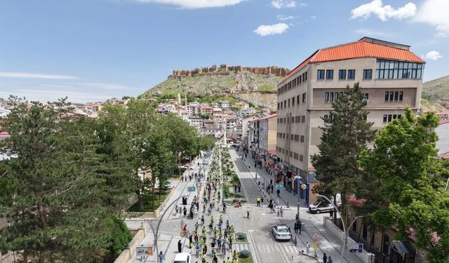 Bisikletliler, farkındalık için pedal çevirdi